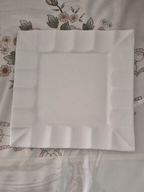 Aria White Square Ceramic Dinner Plate